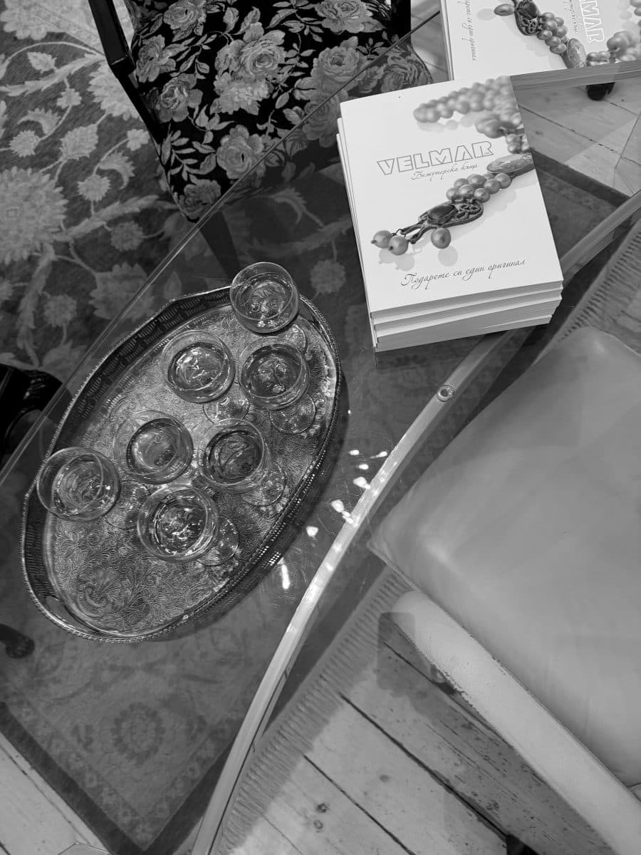VELMAR boutique evening detail